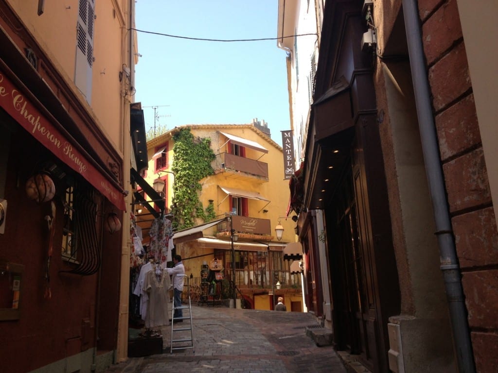Cannes narrow streets