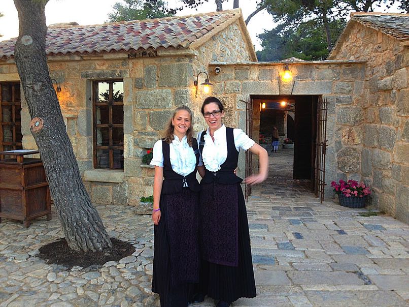 Waitresses-in-traditonal-dress - Solaris